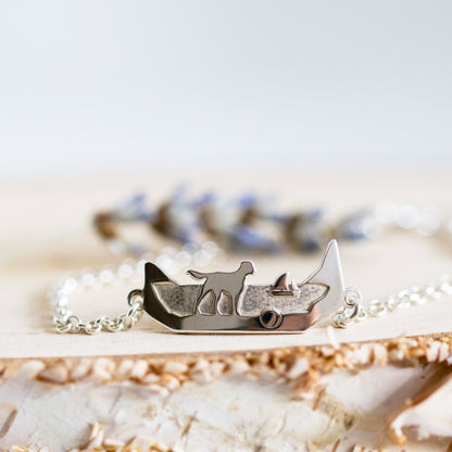 Bracciale con sagome personalizzate, bracciale dei tuoi ricordi. Composizione con cane, lago e palla.