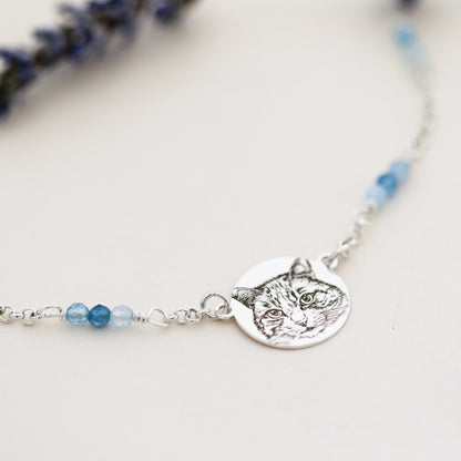 collana personalizzata pietra semipreziosa acquamarina e ritratto del tuo animale domestico. Perline di vera acquamarina