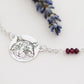 collana personalizzata con l'incisione del musino del tuo animale domestico. la catena è intervallata con perline di p ietra semipreziosa granato