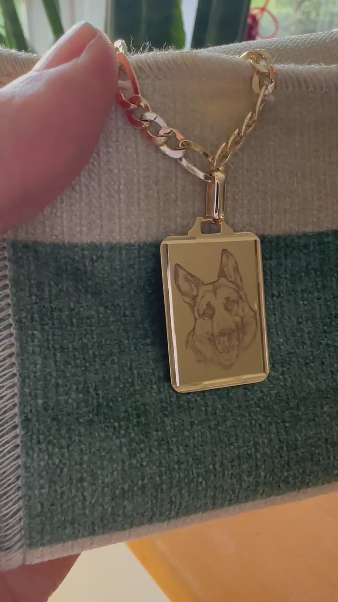 ciondolo rettangolare in oro regalo di compleanno